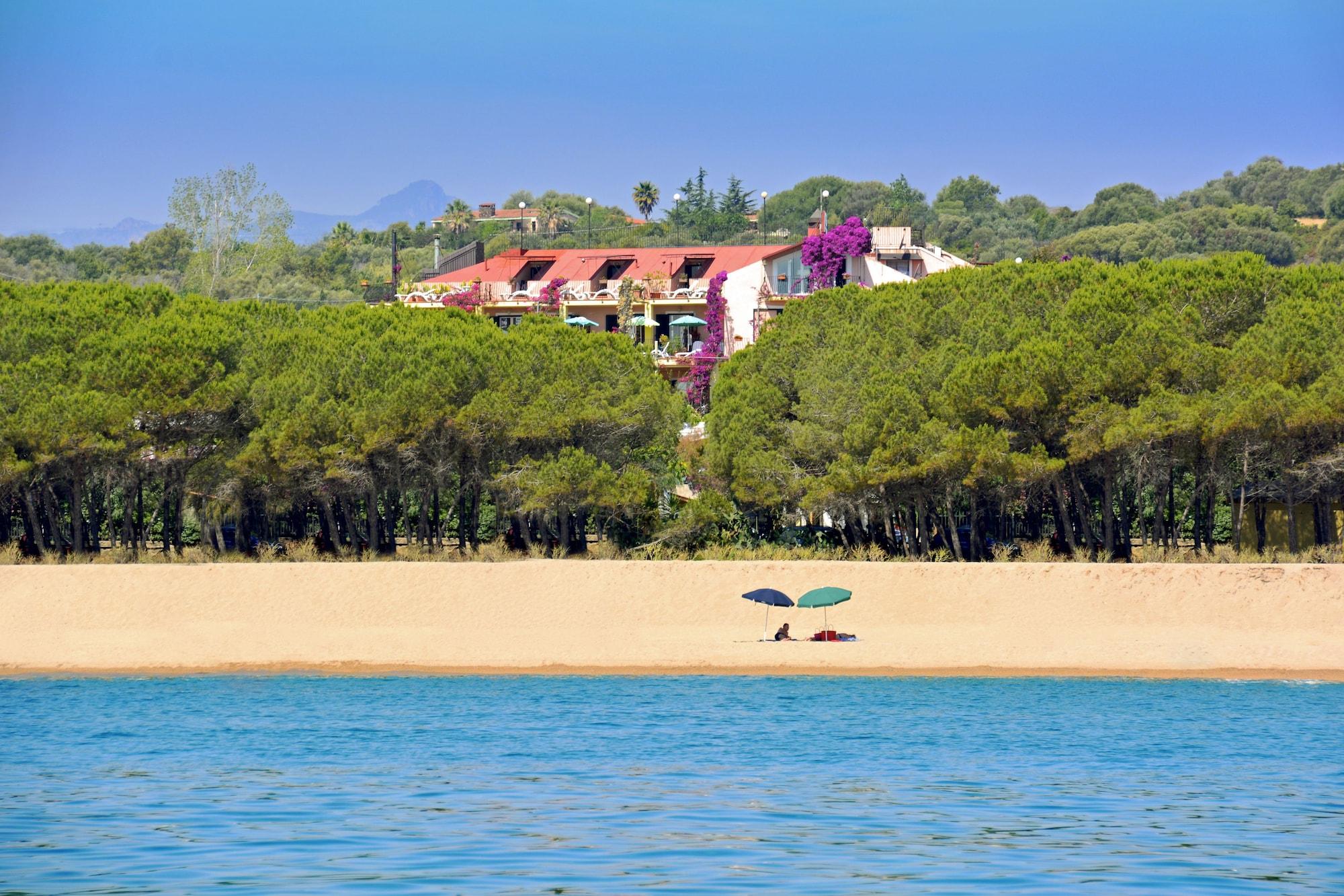 Domus De Janas Sul Mare Hotel Bari Sardo Eksteriør billede